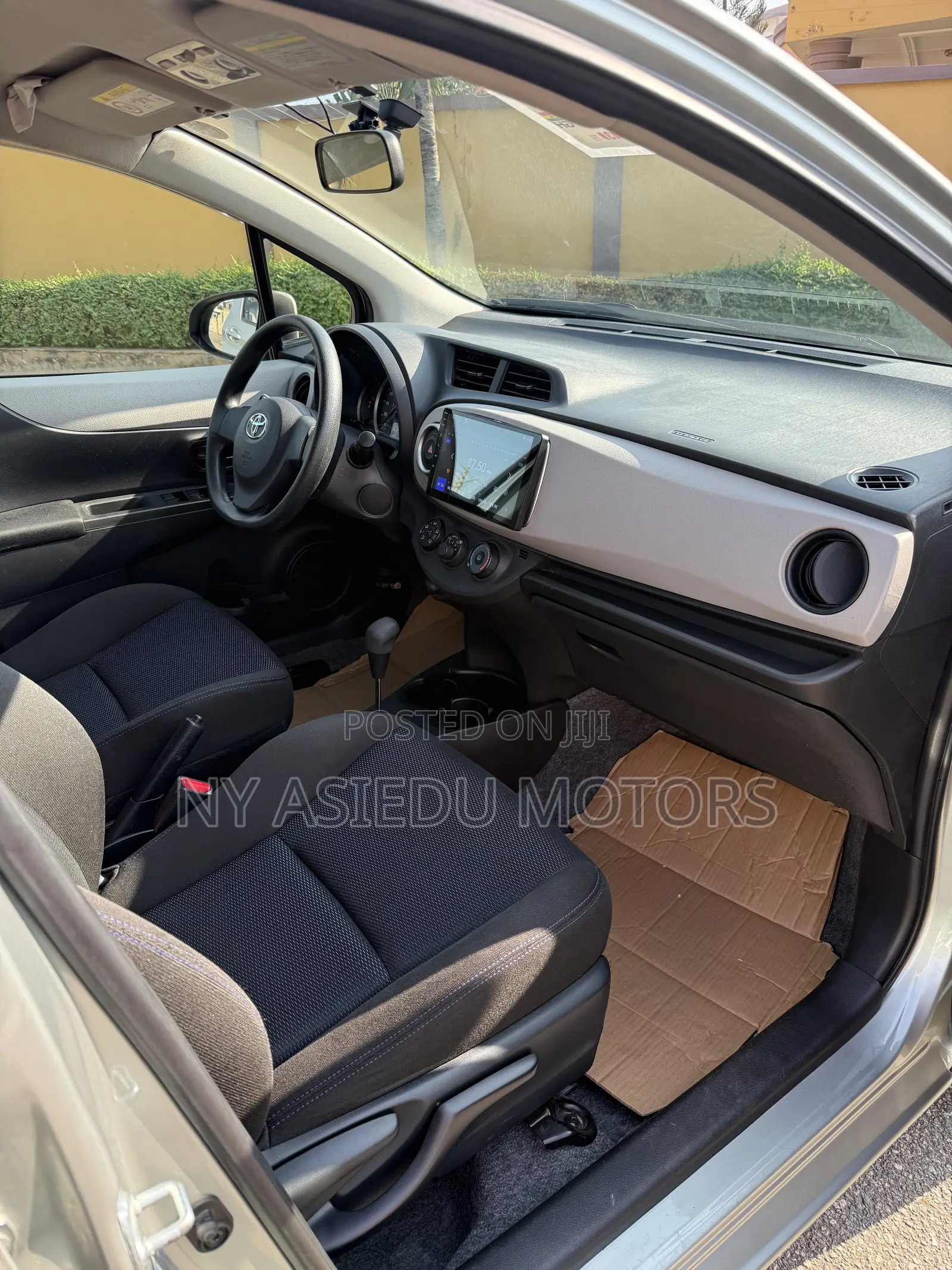 Toyota Vitz 1.3 FWD 3dr 2014 Green
