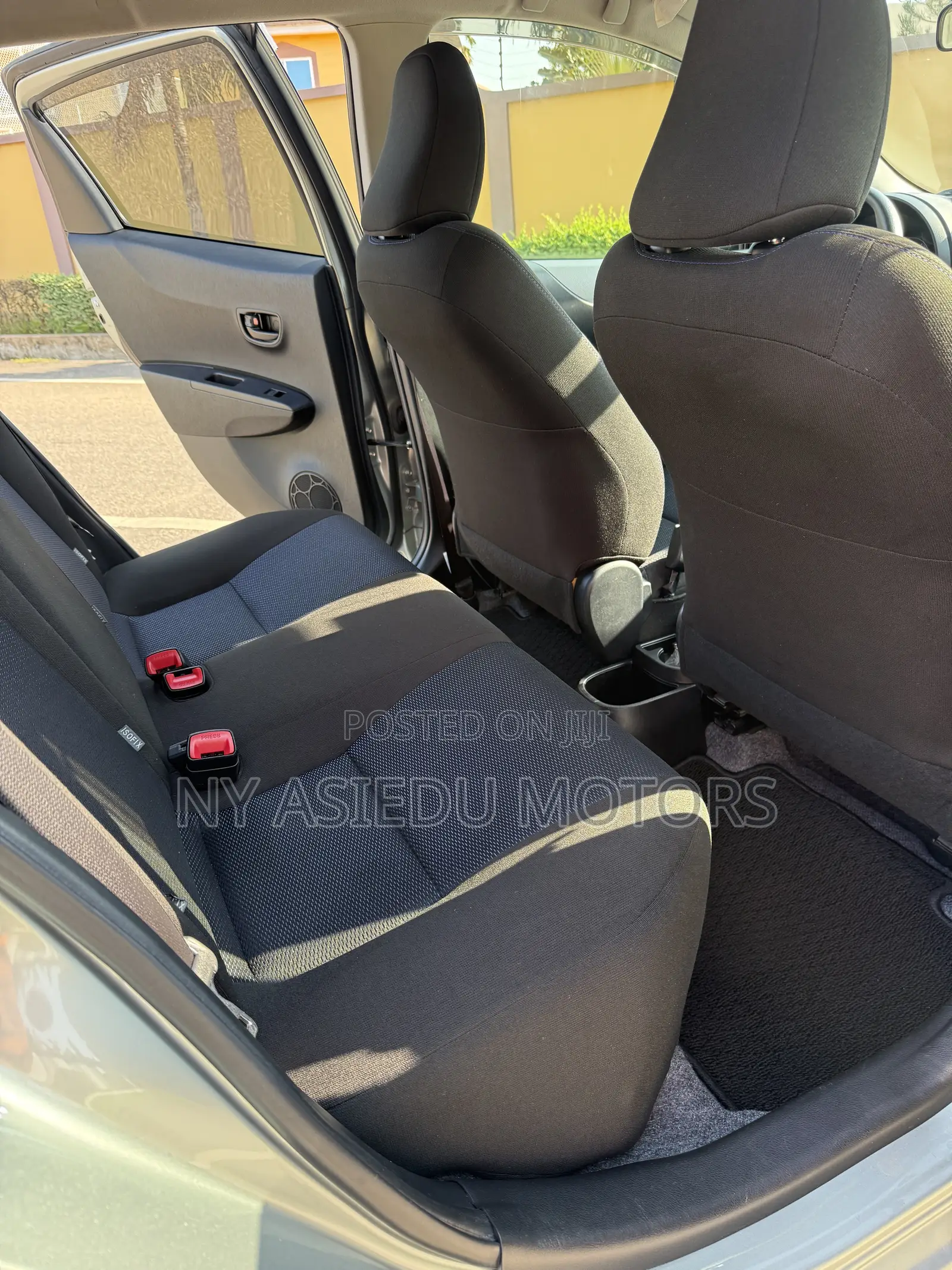 Toyota Vitz 1.3 FWD 3dr 2014 Green