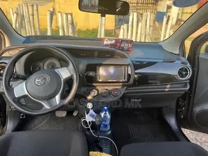 Toyota Vitz 1.3 FWD 5dr 2016 Black