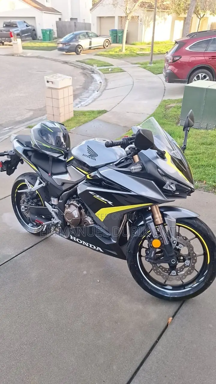 Honda CBR 2023 Gray