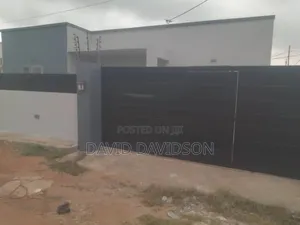 3bdrm Mansion in 3 Bedroom Self, Tema Metropolitan for rent