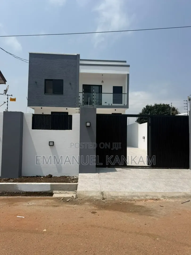 4bdrm House in Baatsona Total for sale