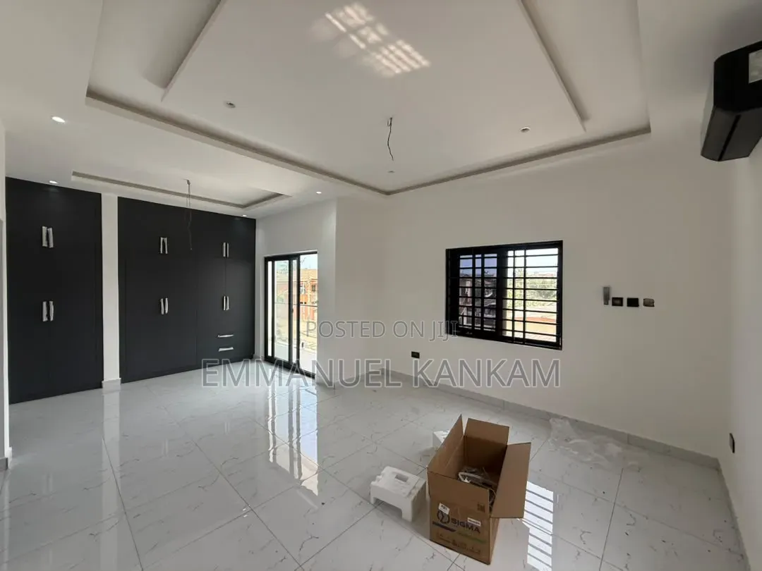 4bdrm House in Baatsona Total for sale