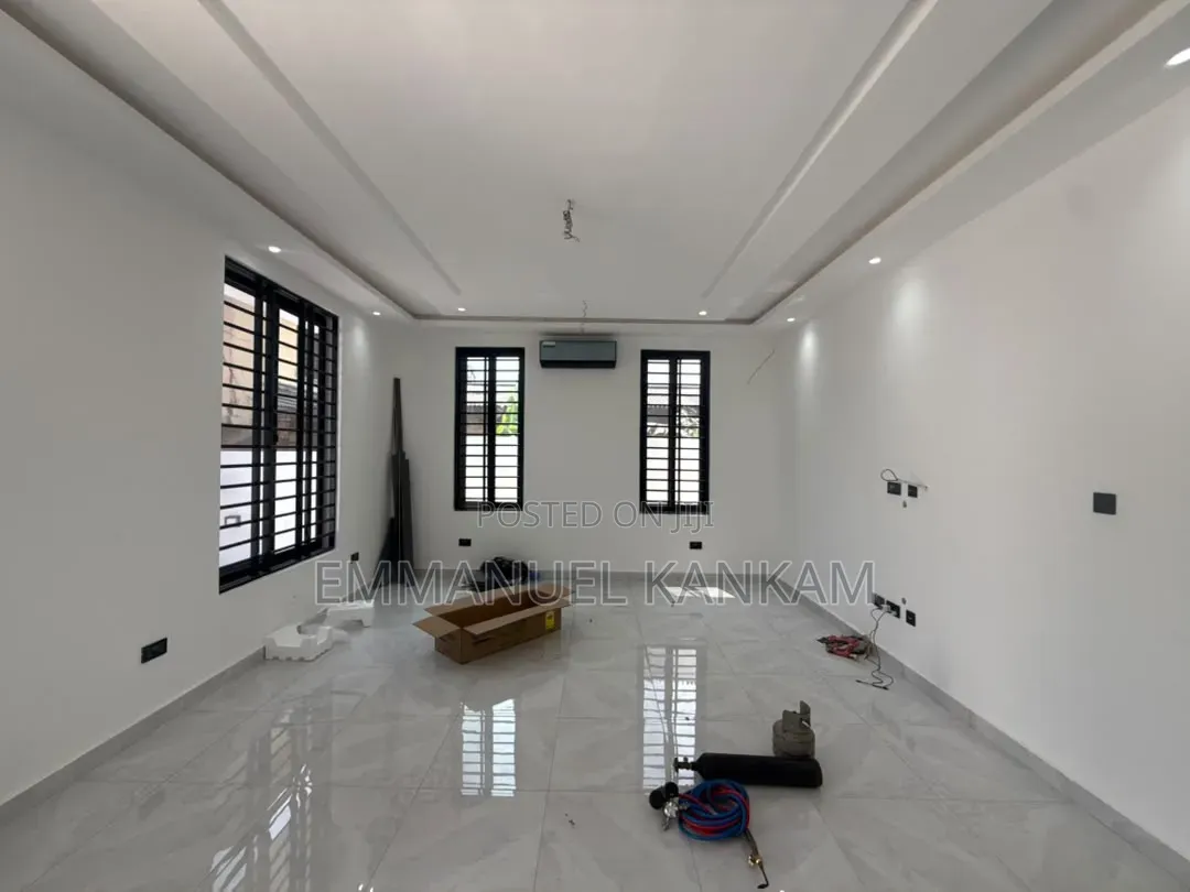 4bdrm House in Baatsona Total for sale