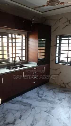 6bdrm House in Asylum Down, Trust Towers Area for rent