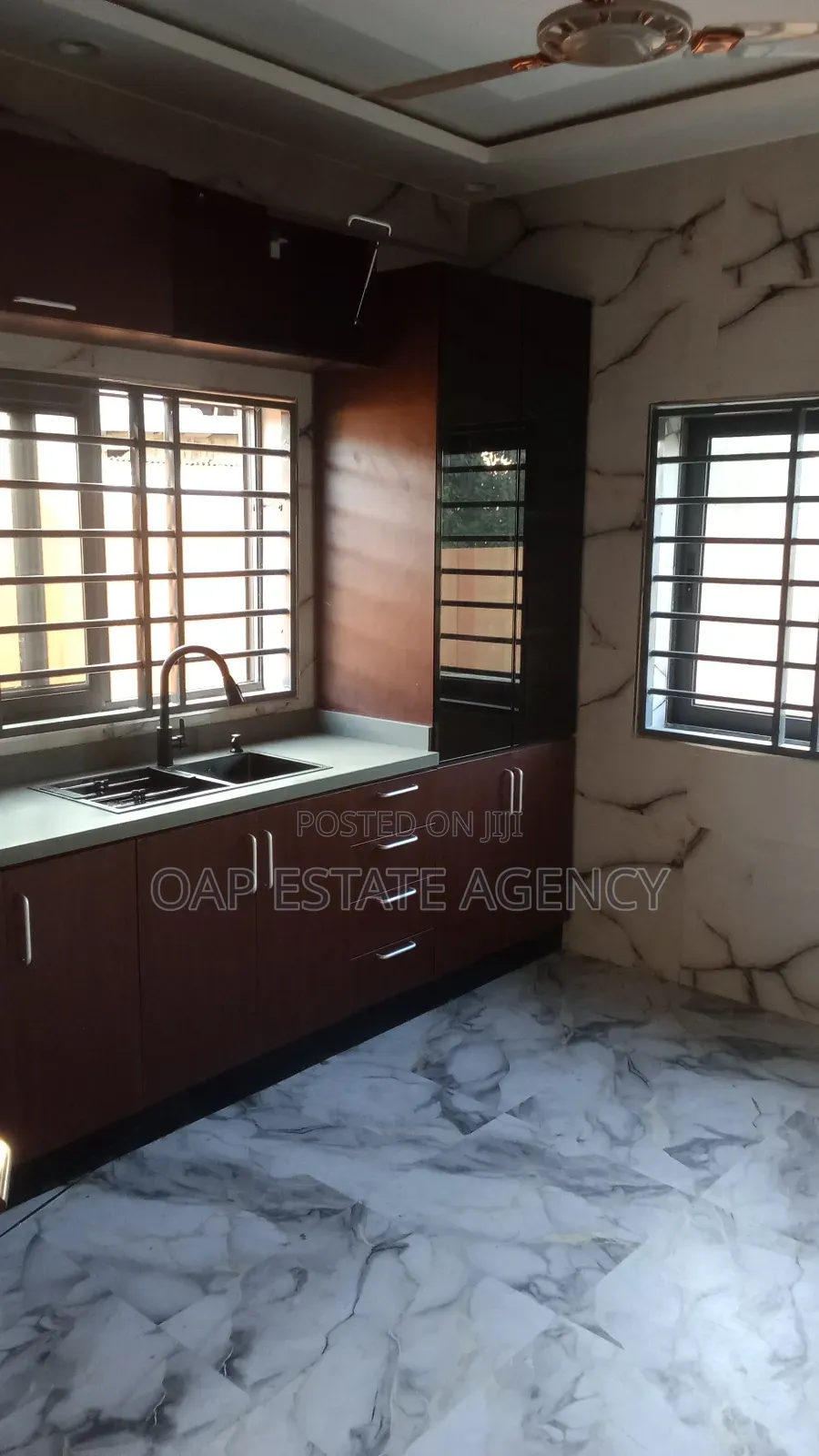 6bdrm House in Asylum Down, Trust Towers Area for rent