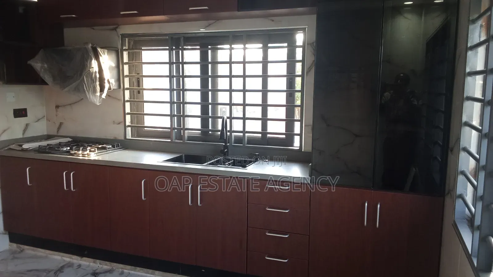 6bdrm House in Asylum Down, Trust Towers Area for rent