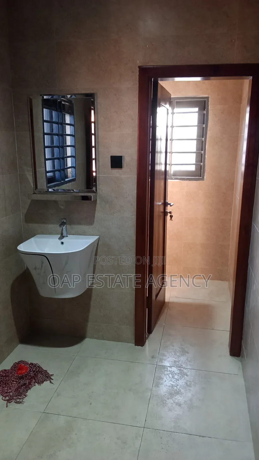 6bdrm House in Asylum Down, Trust Towers Area for rent