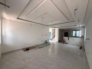 4bdrm House in Sakumono for sale