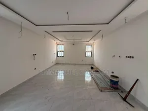 4bdrm House in Sakumono for sale