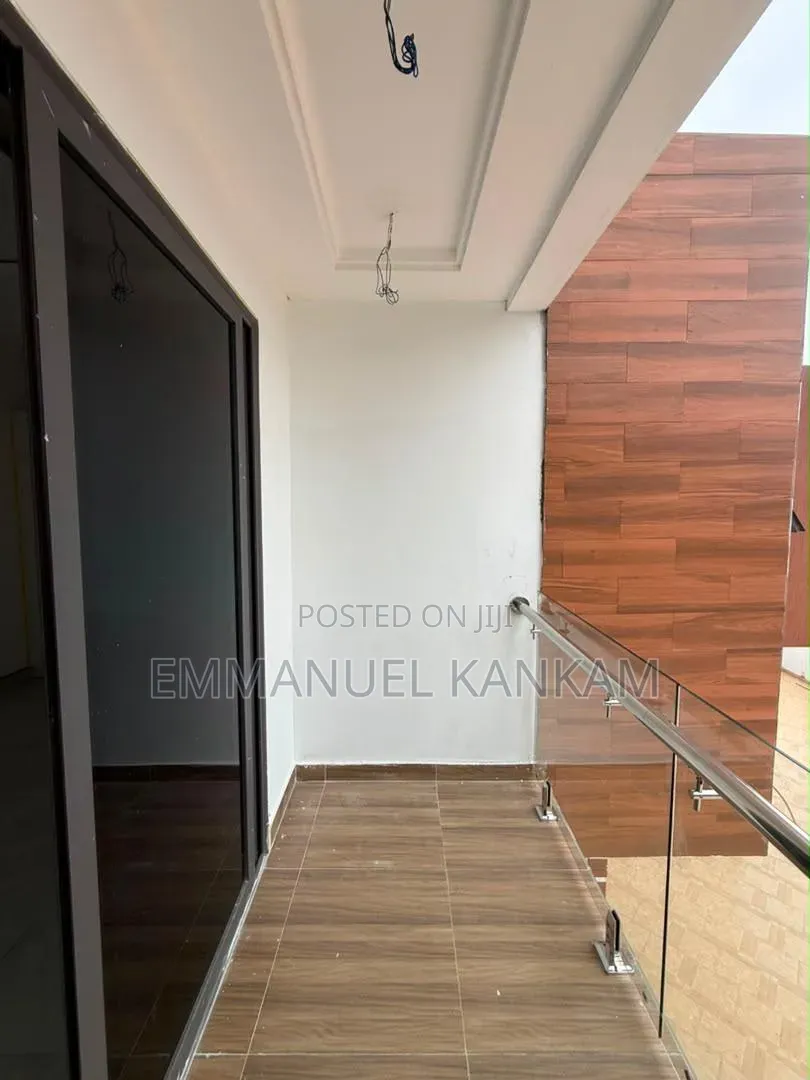 4bdrm House in Sakumono for sale