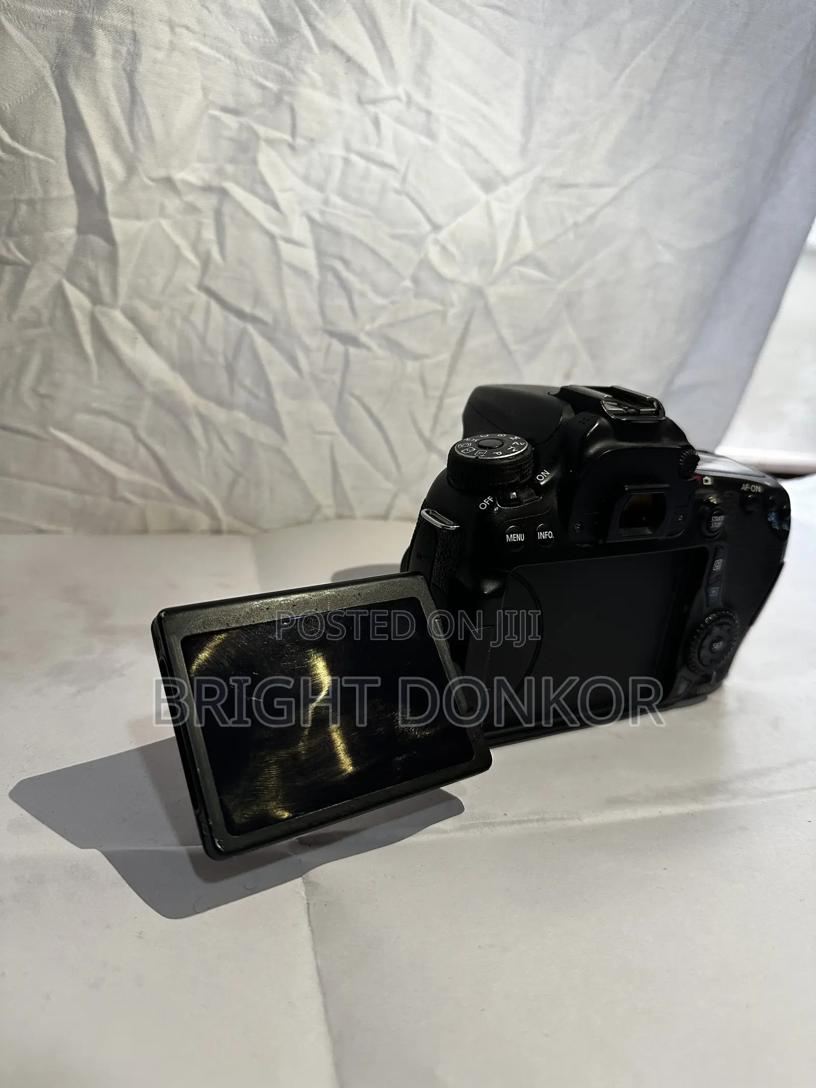 Canon 70d With 18-55mm Lens, Battery, Charger and TT50 Speedlite