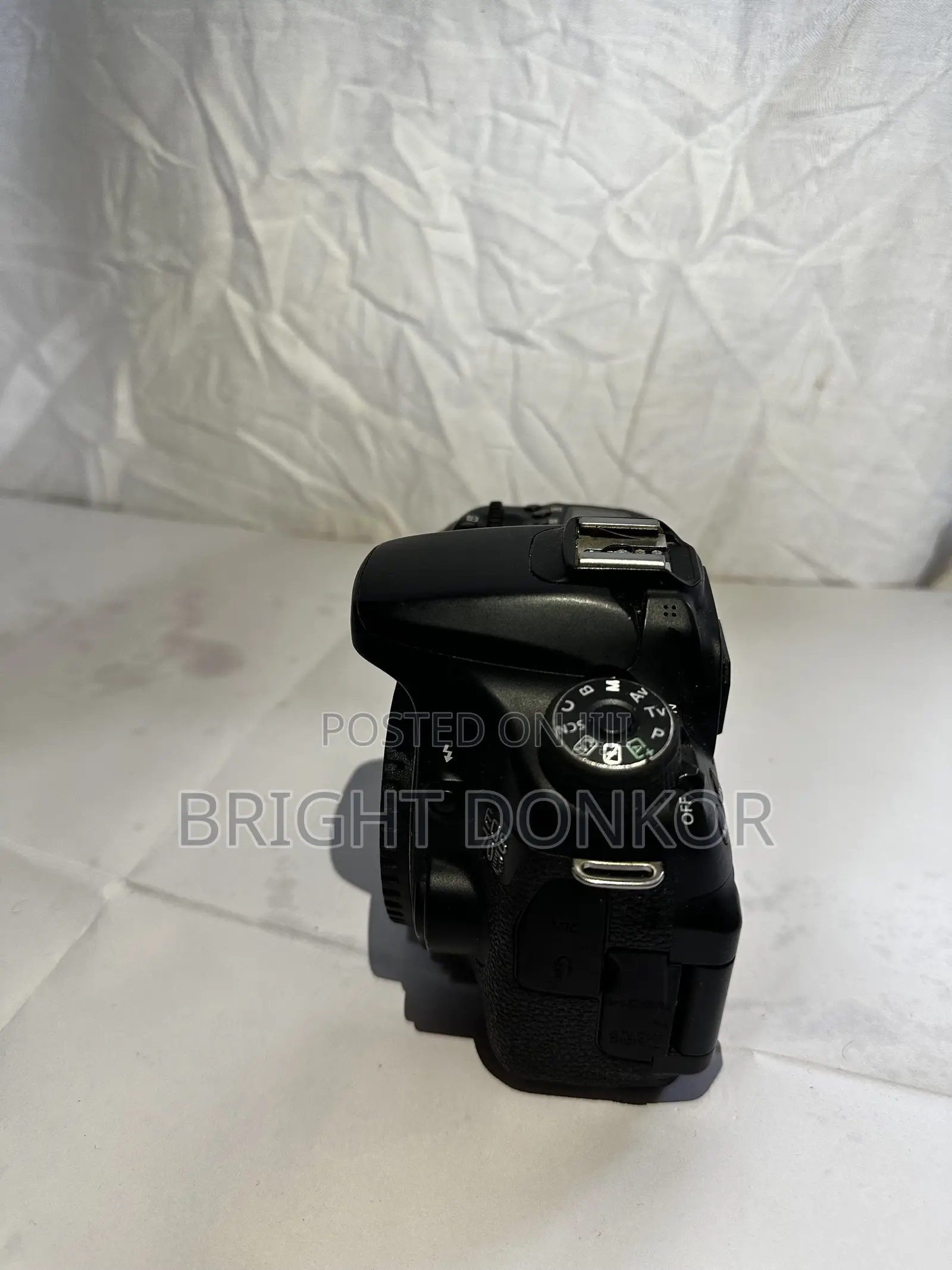 Canon 70d With 18-55mm Lens, Battery, Charger and TT50 Speedlite