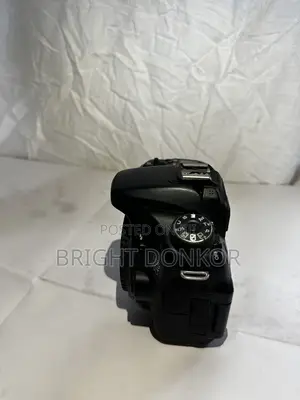 Canon 70d With 18-55mm Lens, Battery, Charger and TT50 Speedlite