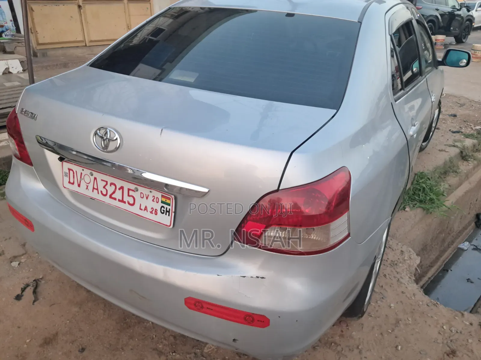 Toyota Belta 2010 Silver