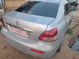 Toyota Belta 2010 Silver