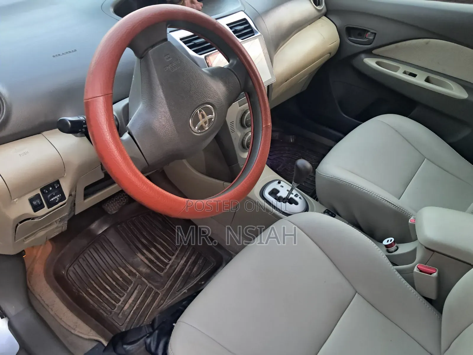 Toyota Belta 2010 Silver
