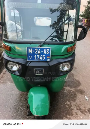 Bajaj RE 2024 Green