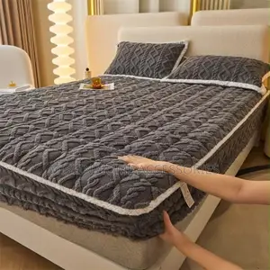 Fitted Heavy Bedcover Kin Size