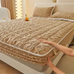 Fitted Heavy Bedcover Kin Size