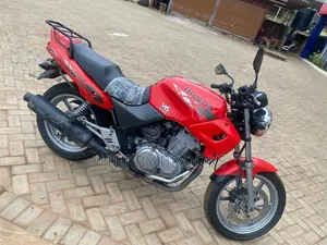 Honda CB 2012 Red