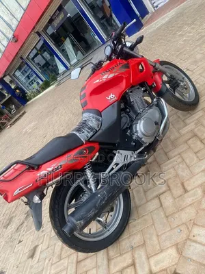 Honda CB 2012 Red