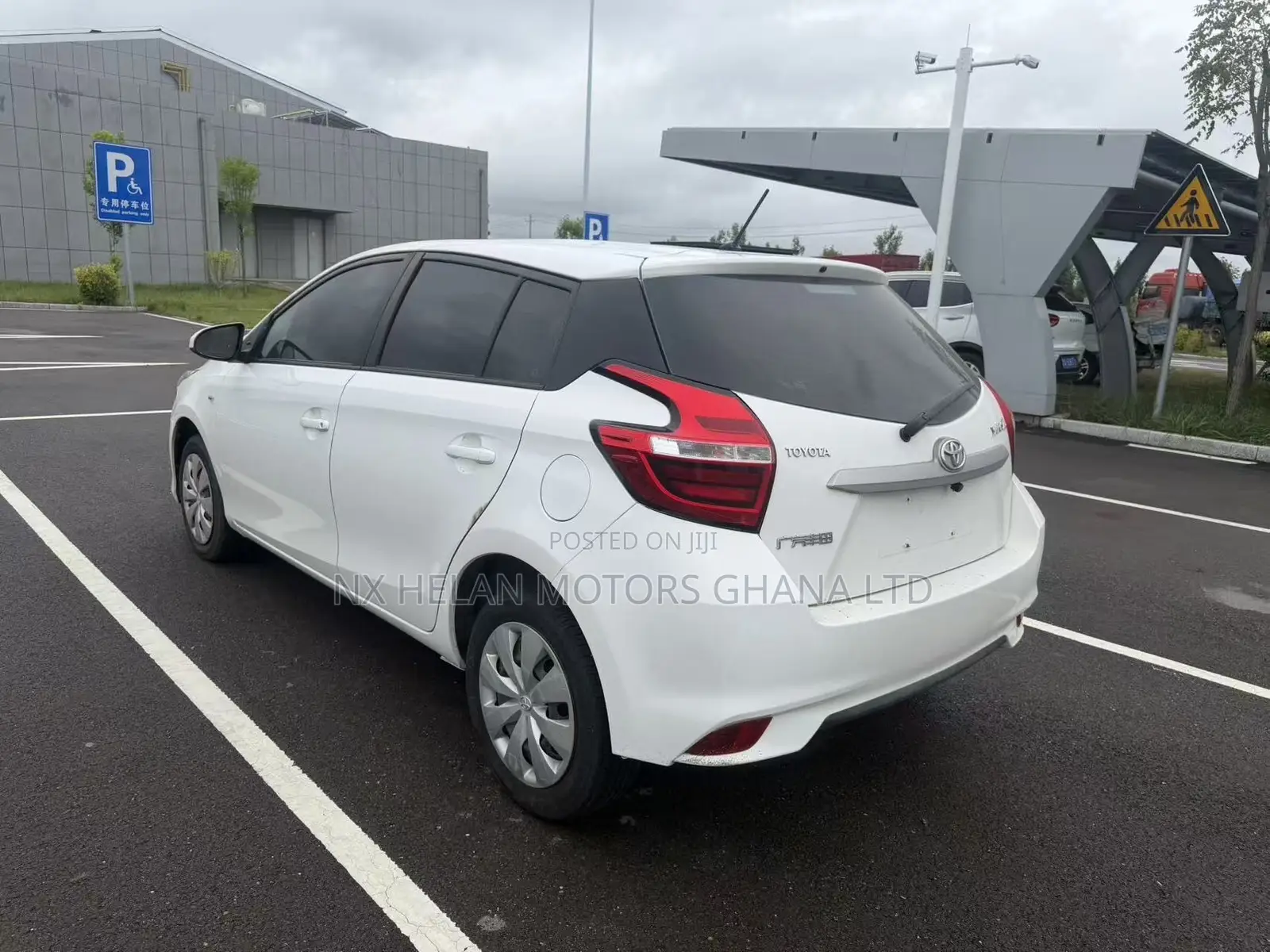 Toyota Yaris L Hatchback 5dr 2017 White