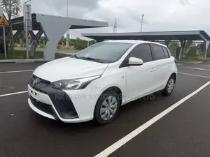 Toyota Yaris L Hatchback 5dr 2017 White