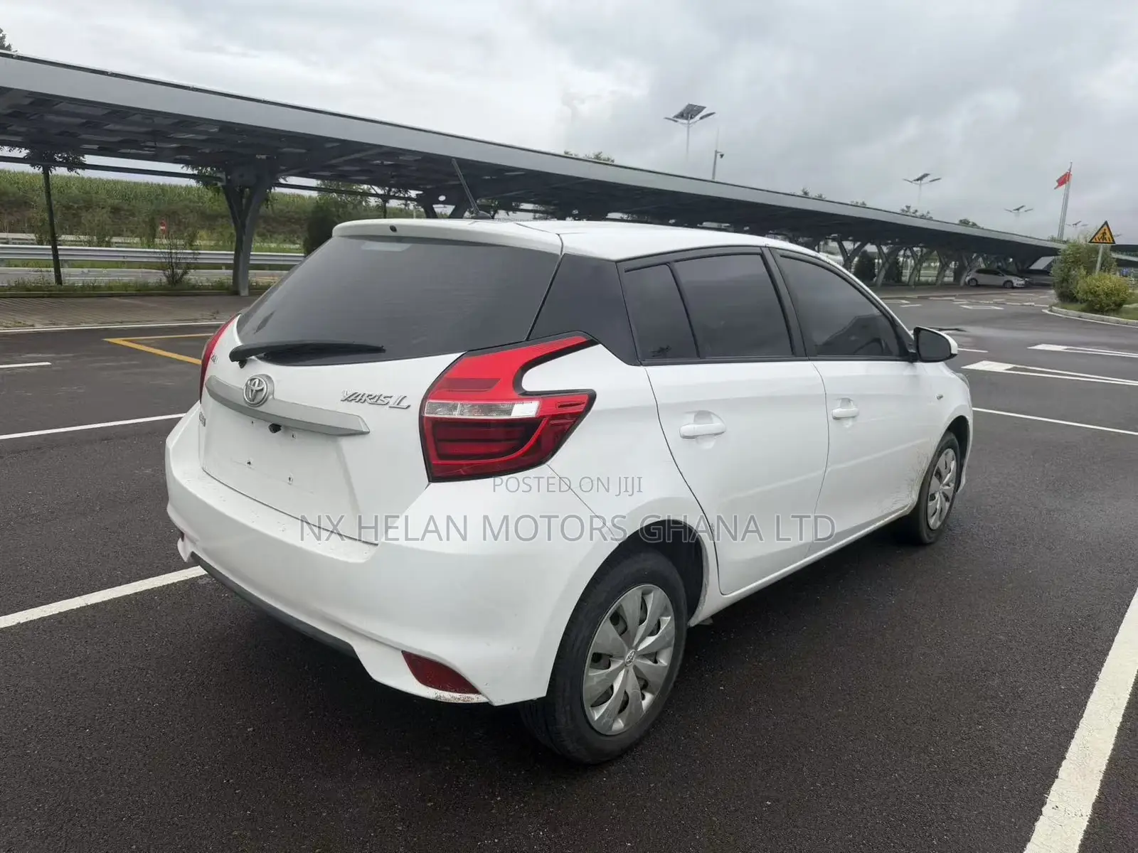 Toyota Yaris L Hatchback 5dr 2017 White