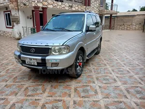 Tata Safari 2011 Silver