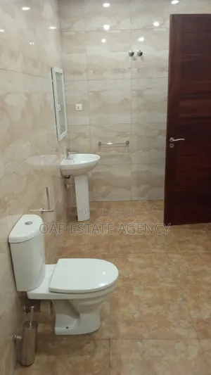 5bdrm House in Airport Residential for rent