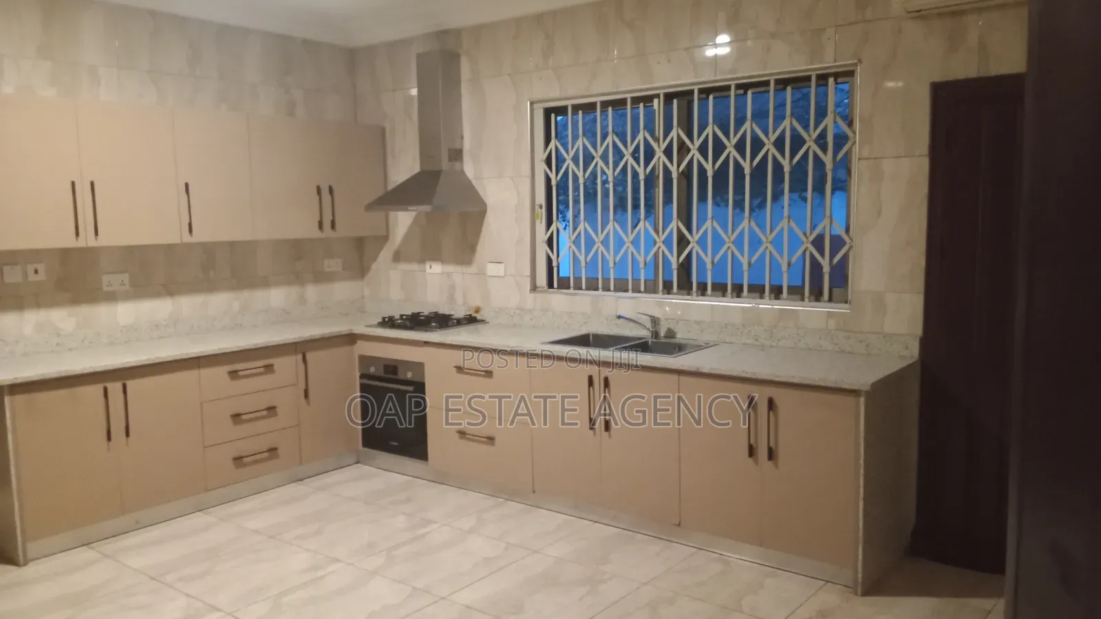 5bdrm House in Airport Residential for rent