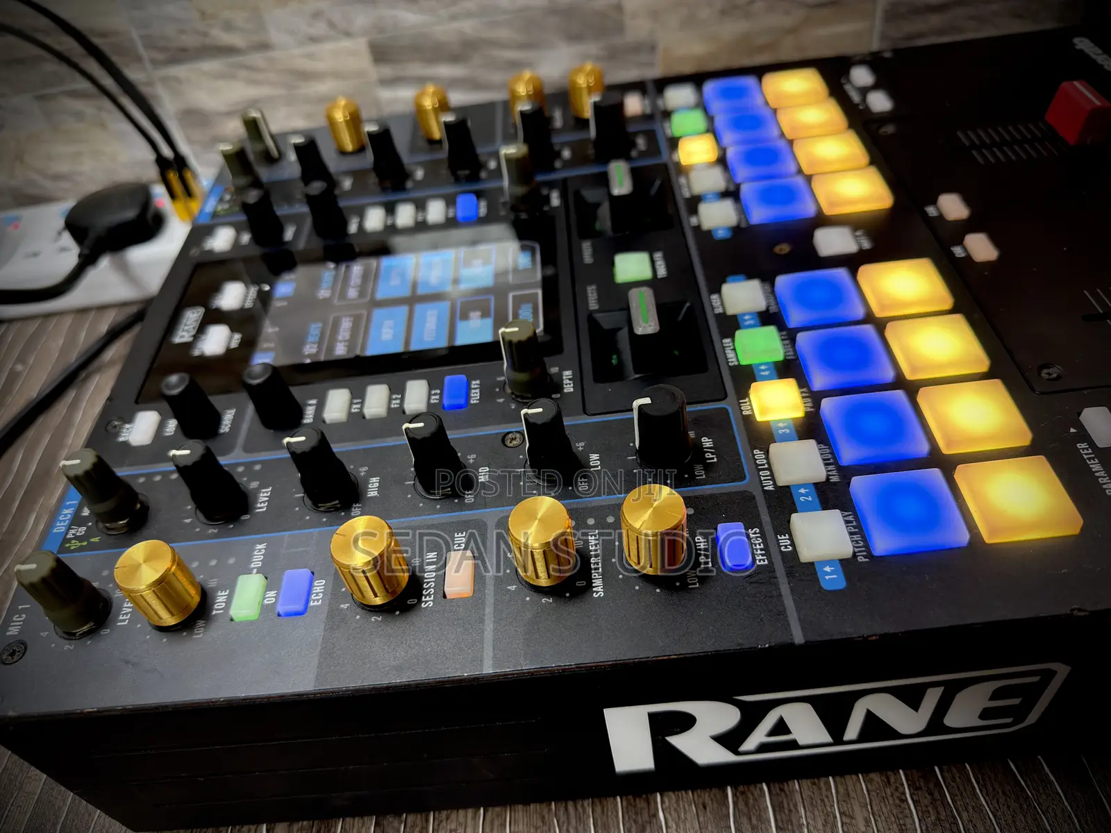 Rane 72 Mixer | Serato Mixer