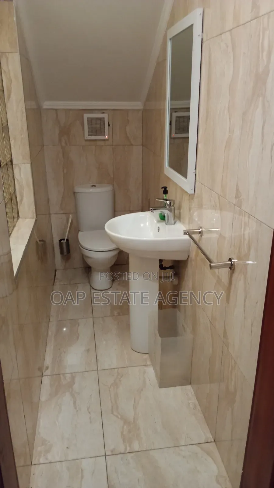 5bdrm House in Airport Residential for rent