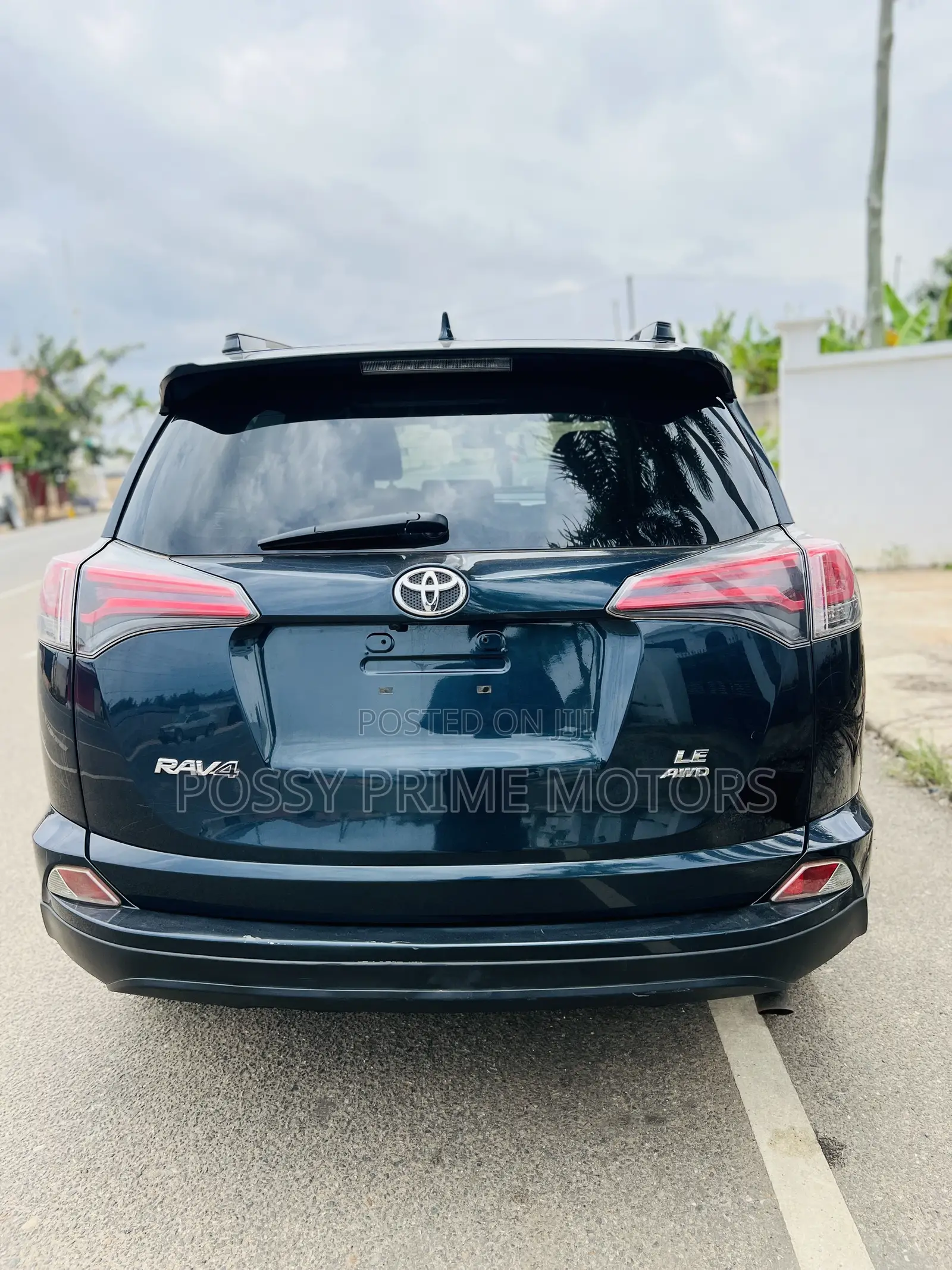Toyota RAV4 LE 4dr SUV (2.5L 4cyl 6A) 2018 Blue