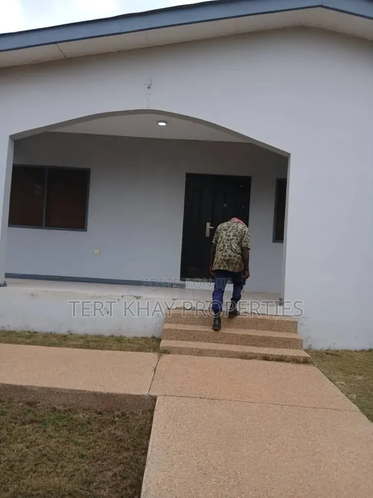 2bdrm House in Lashibi for rent