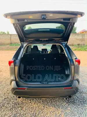 Toyota RAV4 LE FWD 2020 Gray