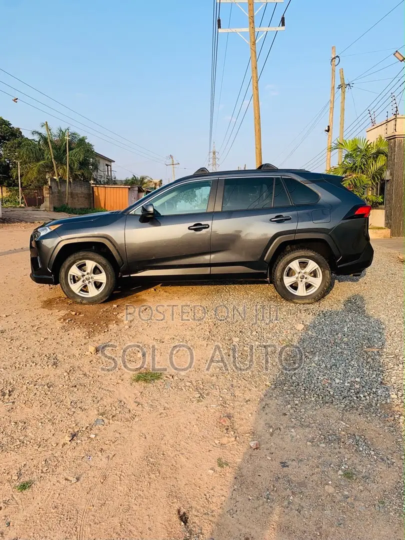 Toyota RAV4 LE FWD 2020 Gray