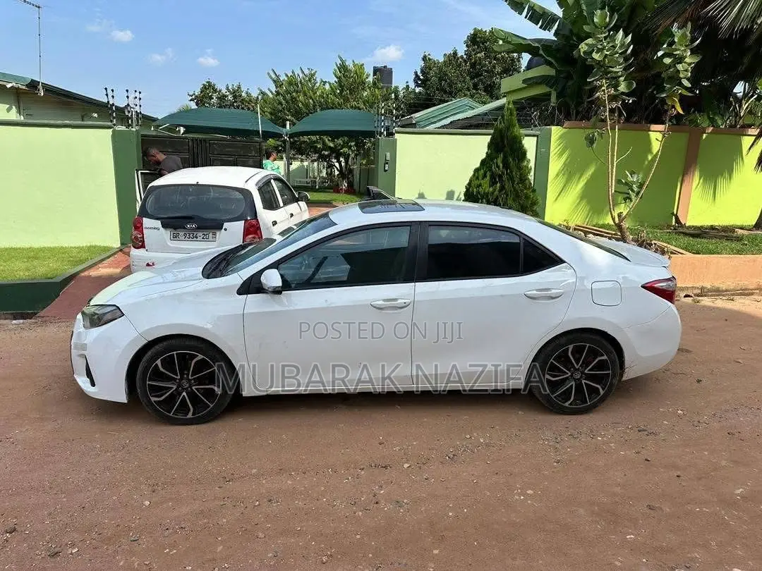 Toyota Corolla LE Eco 4dr Sedan (1.8L 4cyl CVT) 2014 White