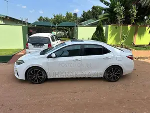 Toyota Corolla LE Eco 4dr Sedan (1.8L 4cyl CVT) 2014 White