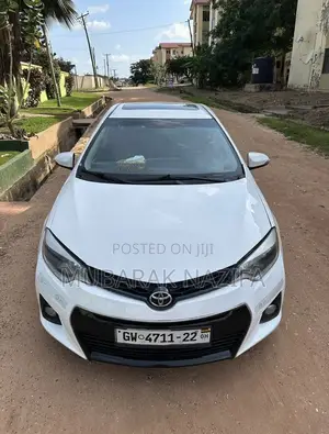 Toyota Corolla LE Eco 4dr Sedan (1.8L 4cyl CVT) 2014 White