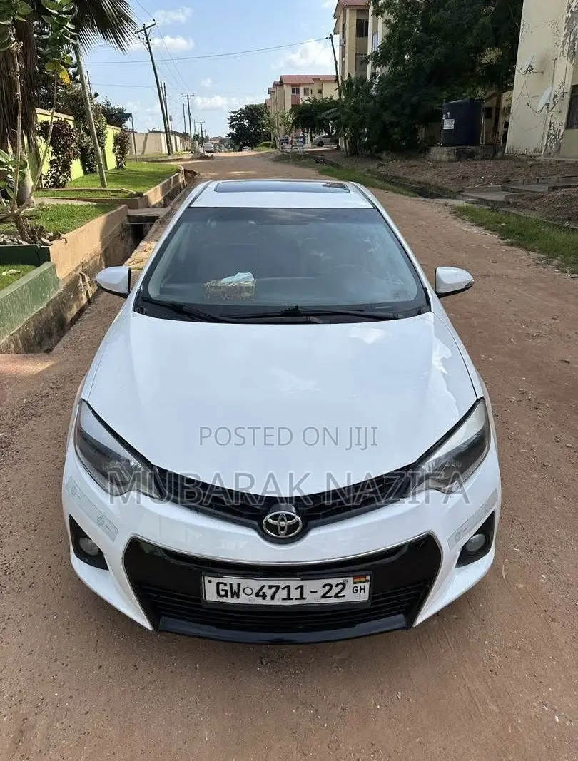 Toyota Corolla LE Eco 4dr Sedan (1.8L 4cyl CVT) 2014 White