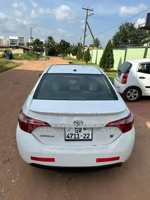 Toyota Corolla LE Eco 4dr Sedan (1.8L 4cyl CVT) 2014 White