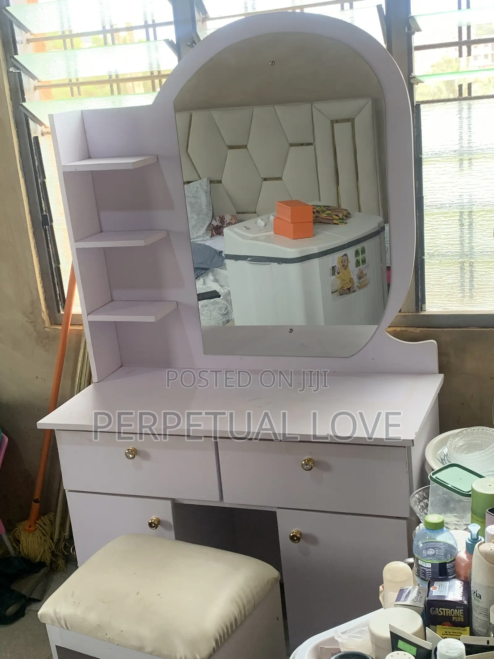 Dresser With Chair