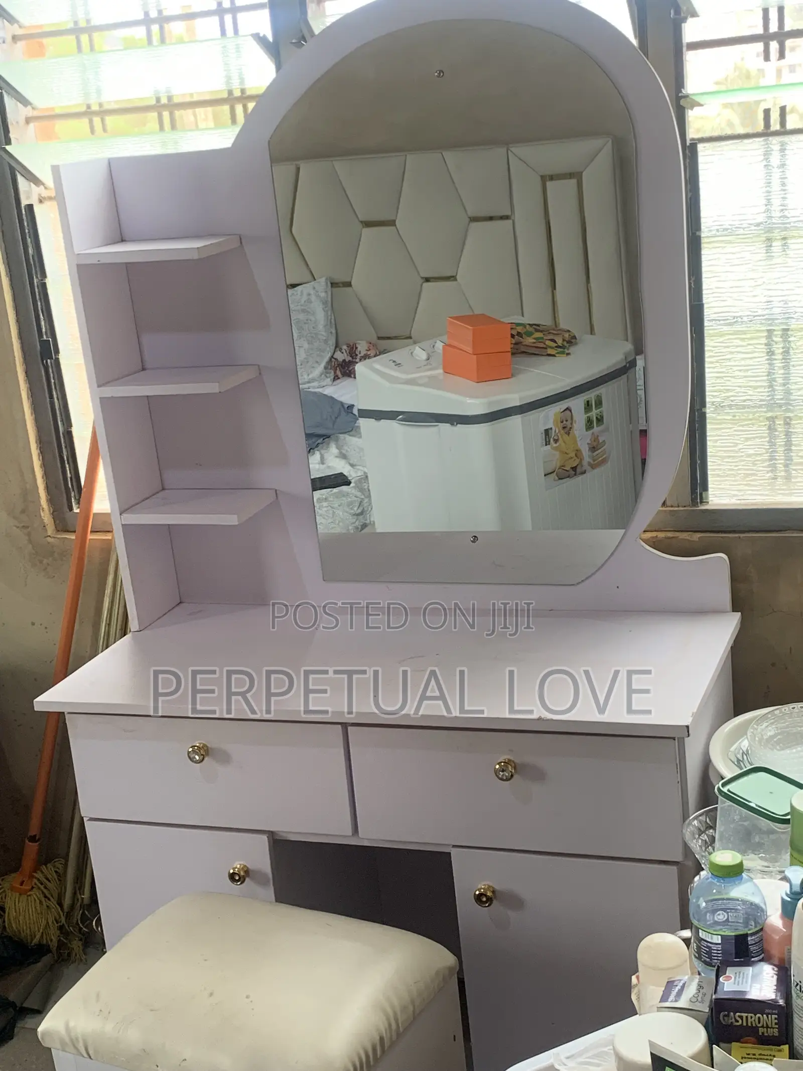 Dresser With Chair