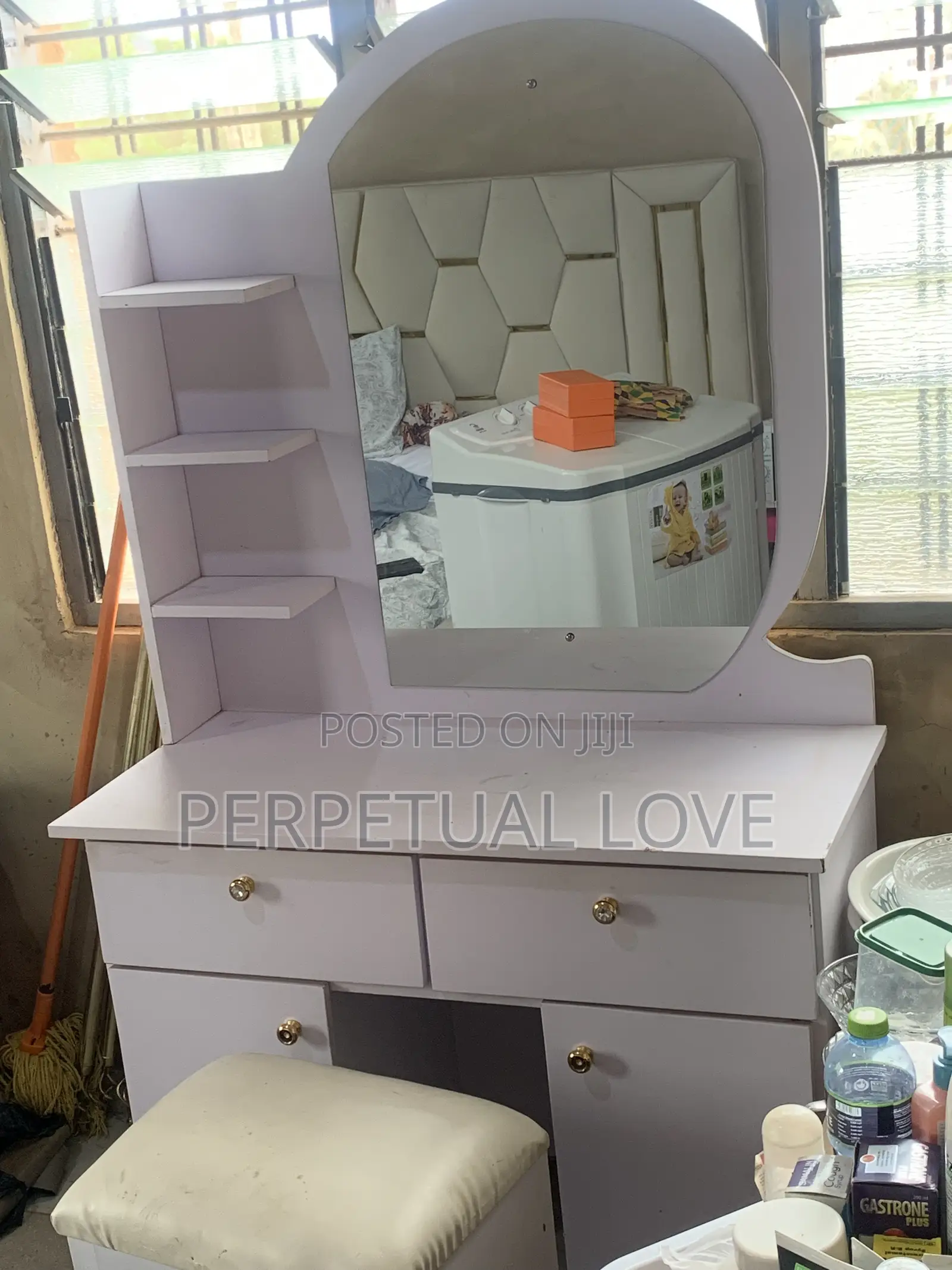 Dresser With Chair