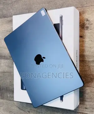 New Laptop Apple MacBook Pro 2025 M5 16GB Apple M5 SSD 1T