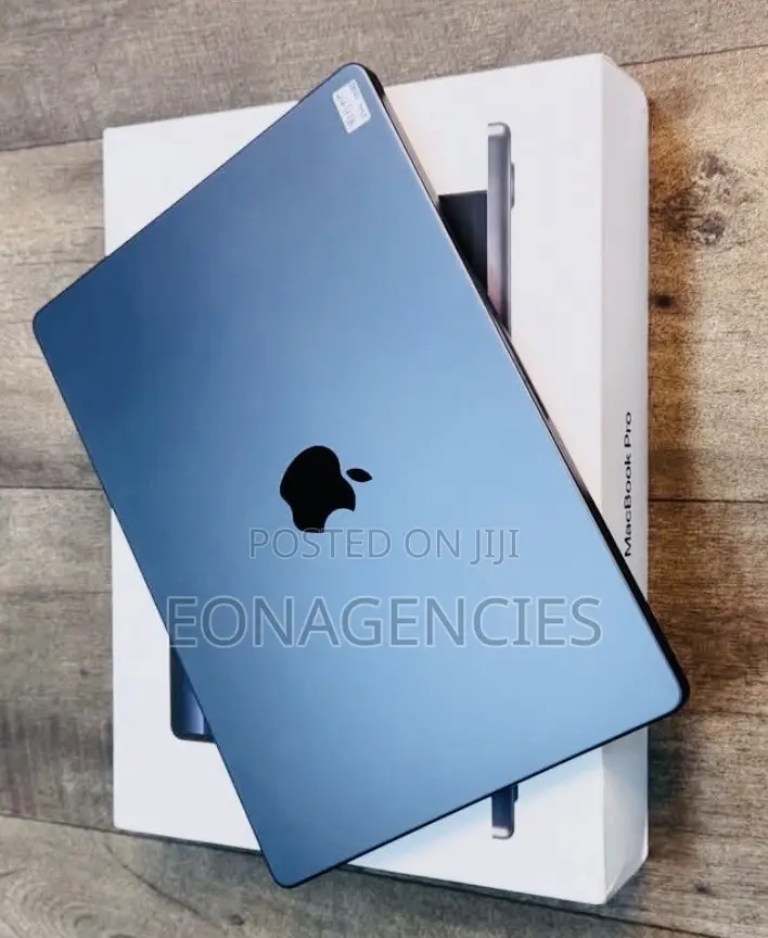 New Laptop Apple MacBook Pro 2025 M5 16GB Apple M5 SSD 1T