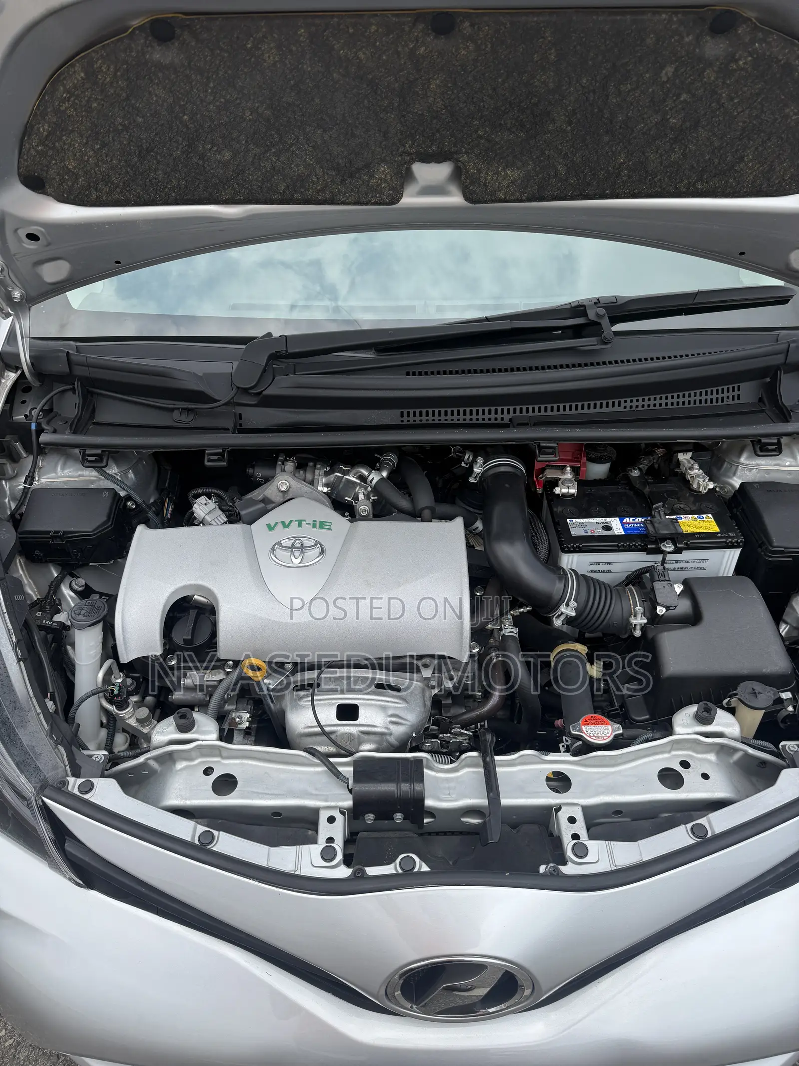 Toyota Vitz 1.3 FWD 5dr 2015 Silver