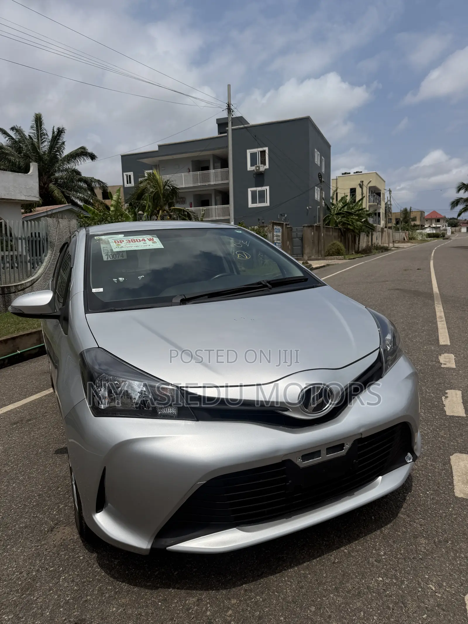Toyota Vitz 1.3 FWD 5dr 2015 Silver